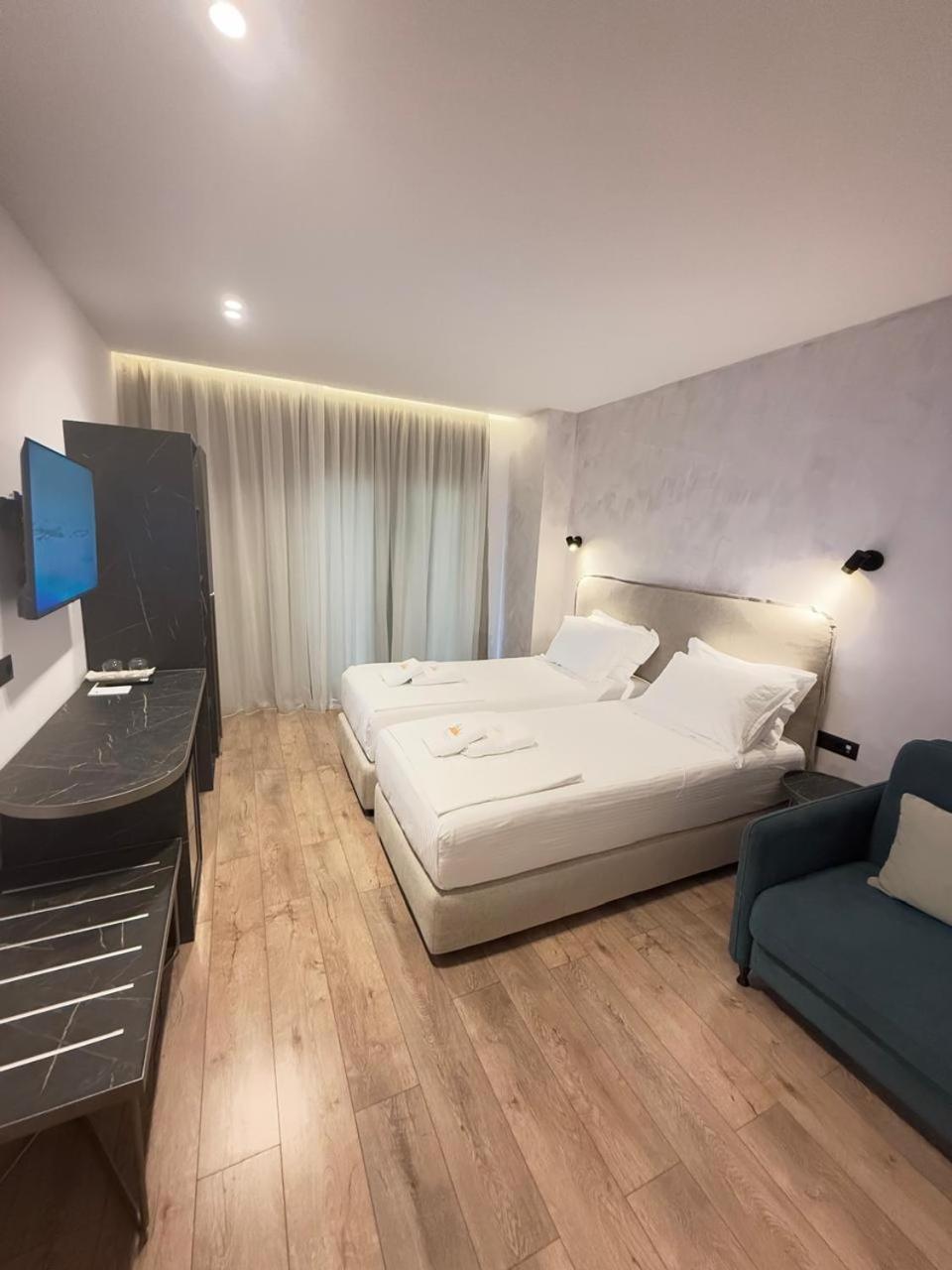 The Queen'S Lion Premium Hotel Saranda Dış mekan fotoğraf