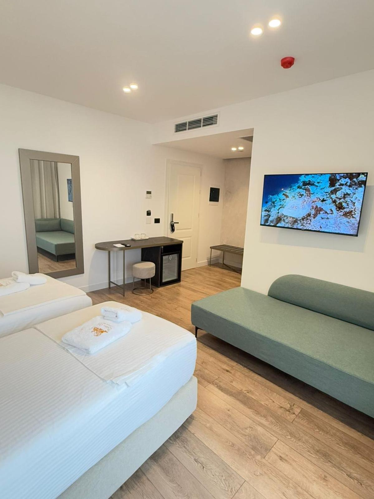 The Queen'S Lion Premium Hotel Saranda Dış mekan fotoğraf