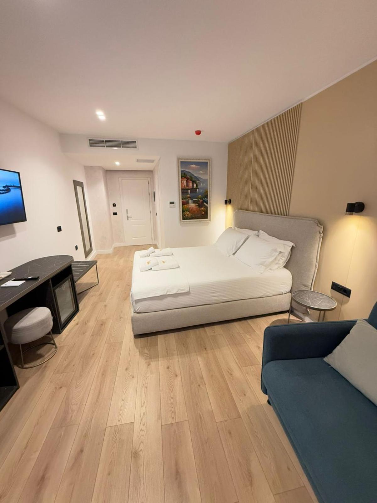 The Queen'S Lion Premium Hotel Saranda Dış mekan fotoğraf
