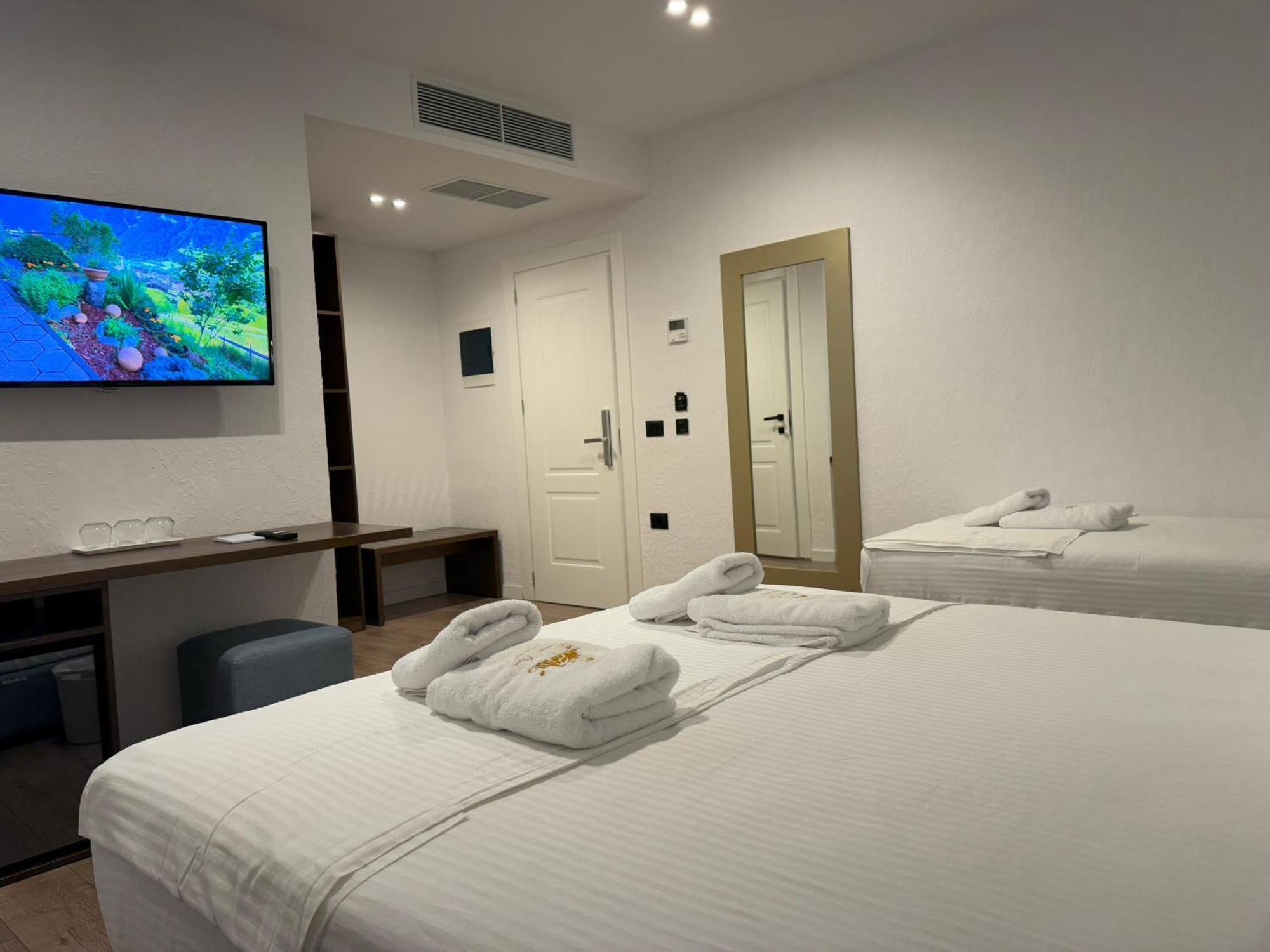 The Queen'S Lion Premium Hotel Saranda Dış mekan fotoğraf