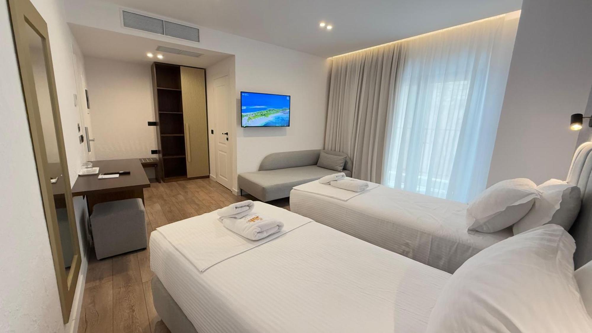 The Queen'S Lion Premium Hotel Saranda Dış mekan fotoğraf