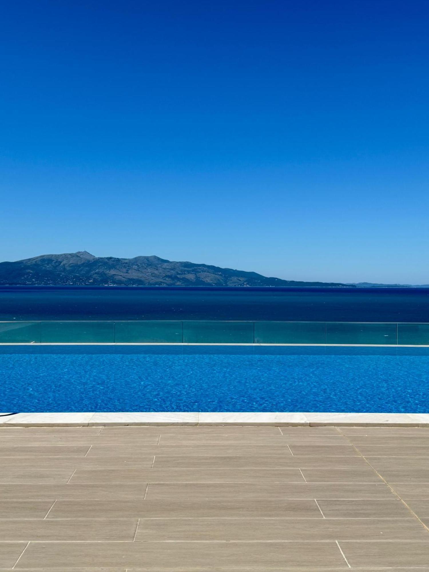 The Queen'S Lion Premium Hotel Saranda Dış mekan fotoğraf