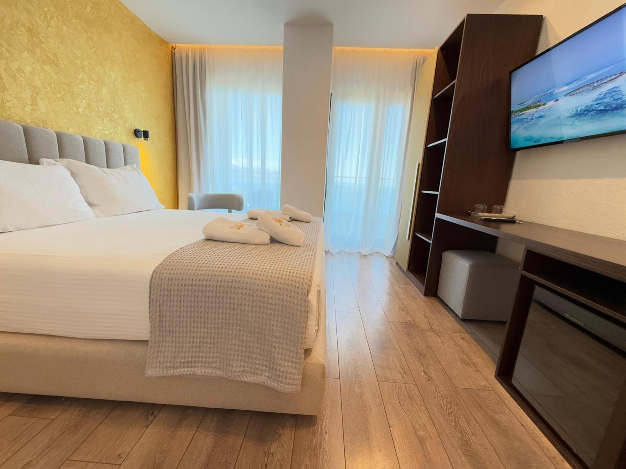 The Queen'S Lion Premium Hotel Saranda Dış mekan fotoğraf