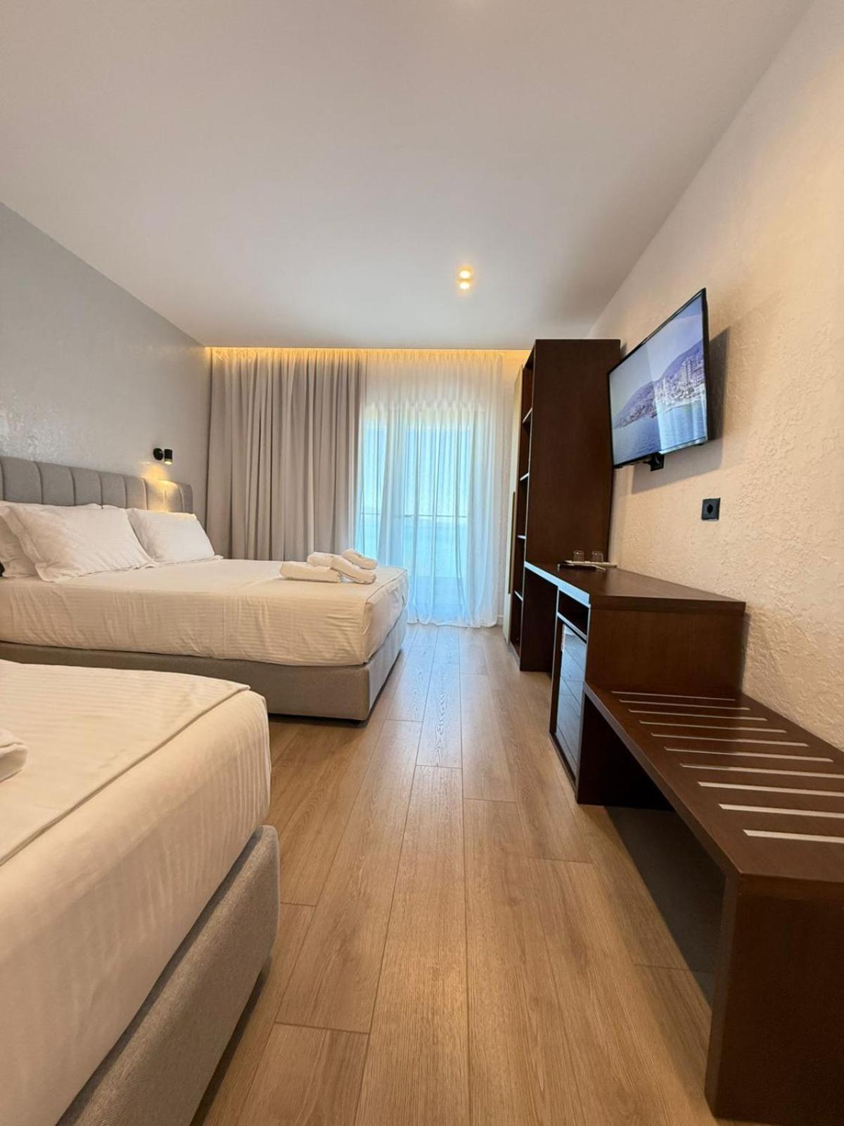 The Queen'S Lion Premium Hotel Saranda Dış mekan fotoğraf